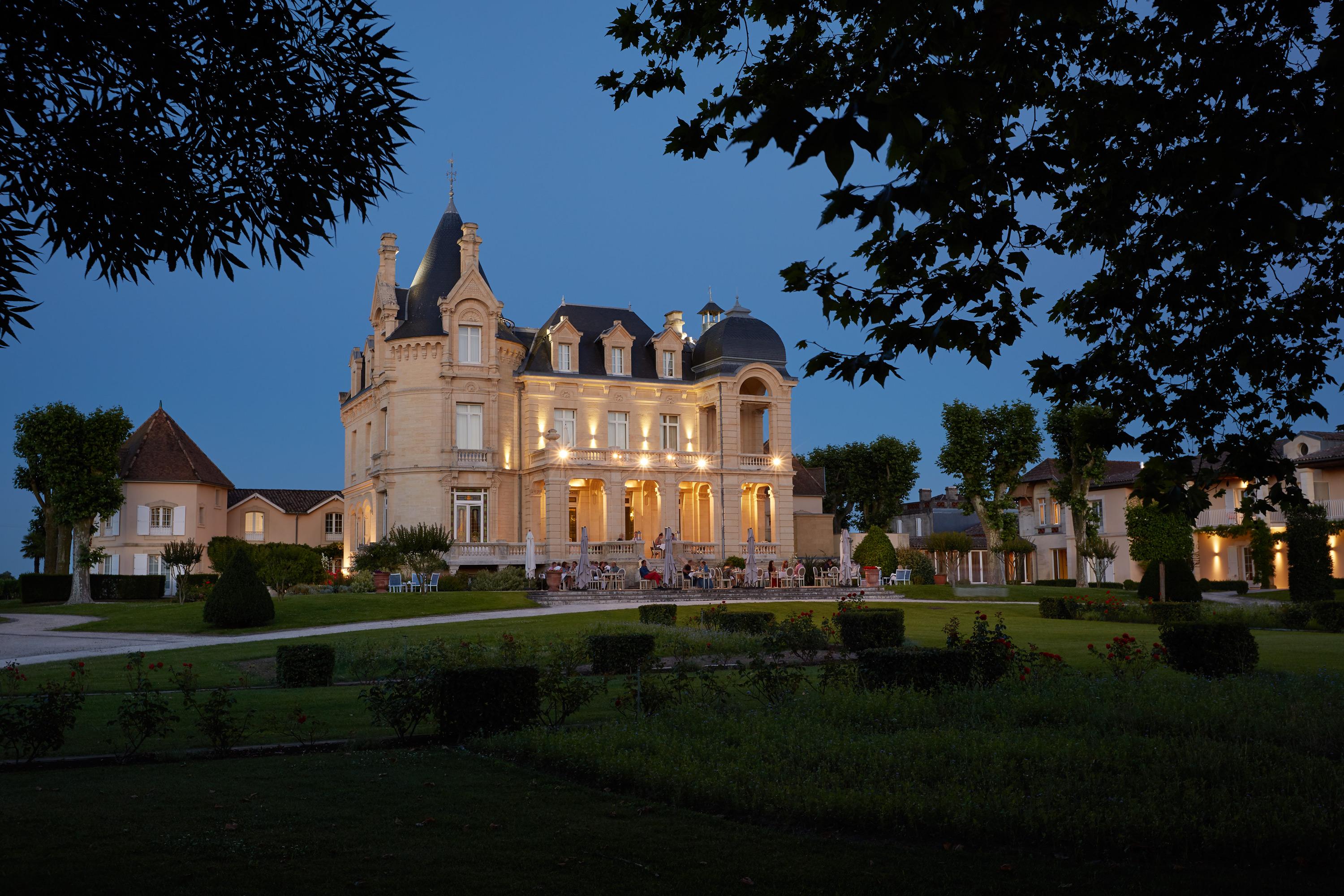 Chateau Hotel Grand Barrail Saint-Emilion Exterior photo