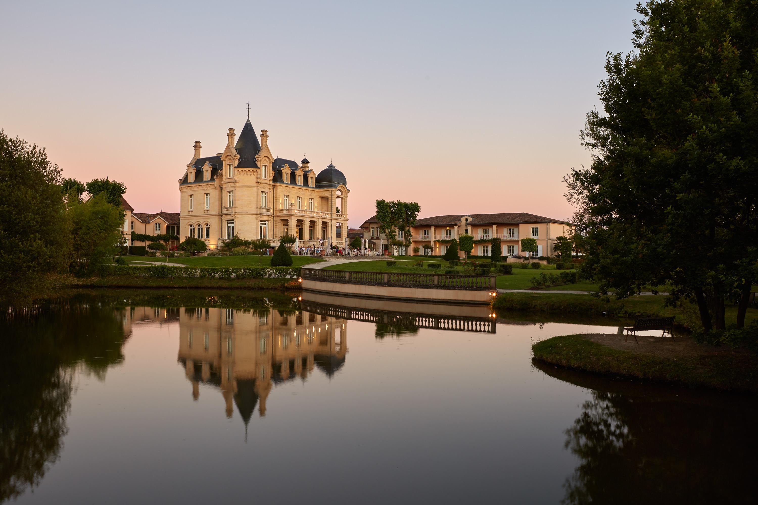 Chateau Hotel Grand Barrail Saint-Emilion Exterior photo