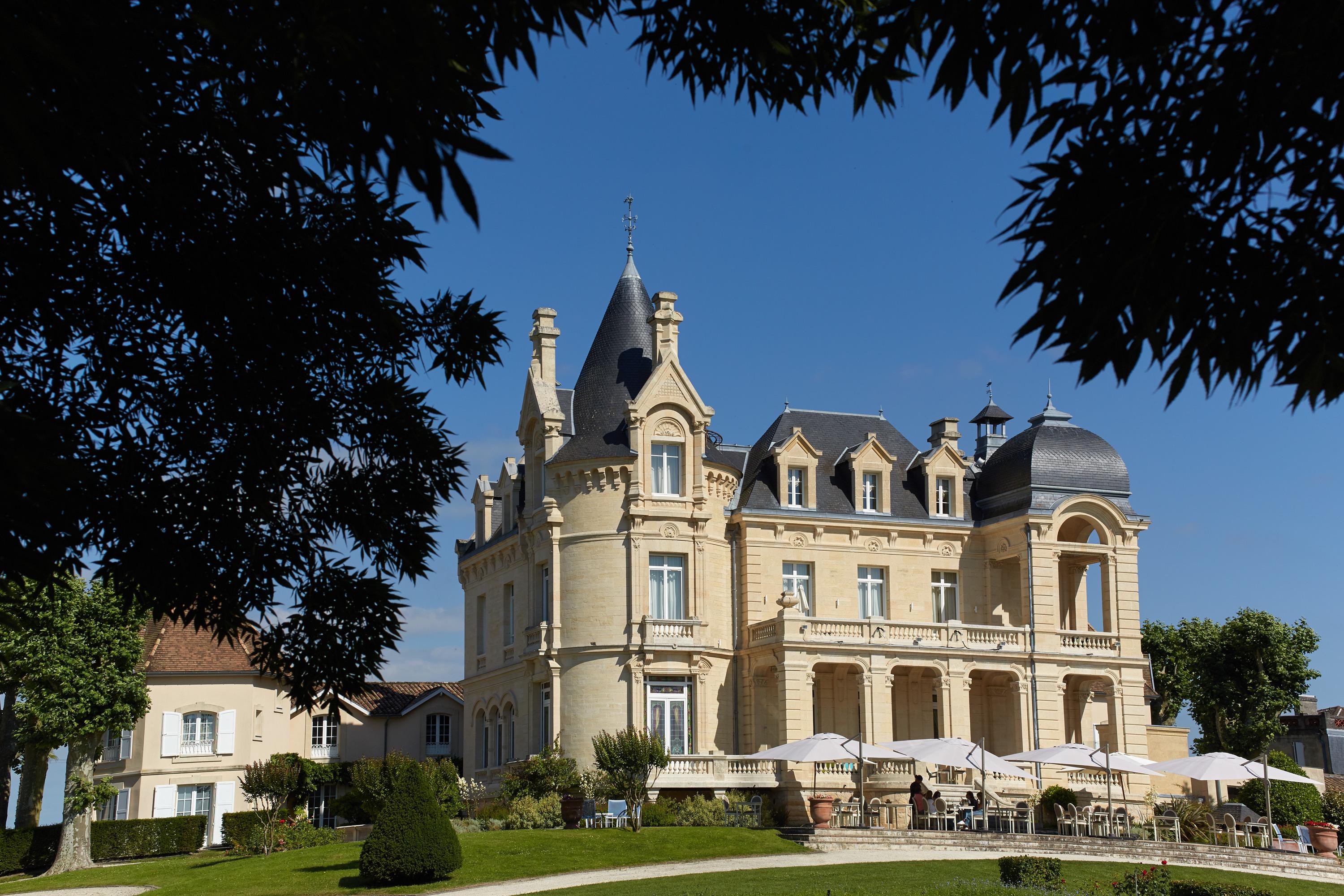 Chateau Hotel Grand Barrail Saint-Emilion Exterior photo